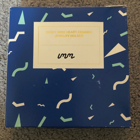 Imm Living Coxet Wire Heart Ceramic Jewelry Holder - Picture 4 of 4